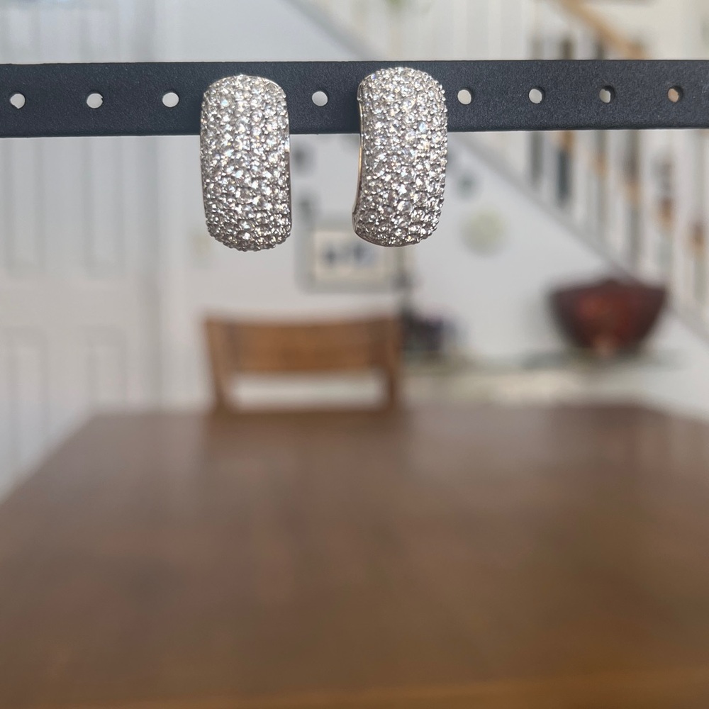 SWAROVSKI CRYSTAL HALF HOOP EARRINGS. ROWS AND ROWS OF CRYSTALS. GOLD TONE - Picture 3 of 4